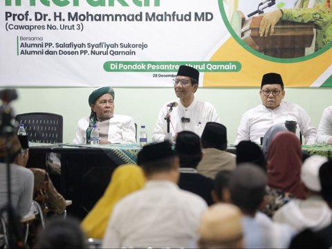 Momen Mahfud MD Menginap di Ponpes Nurul Qarnain Jember