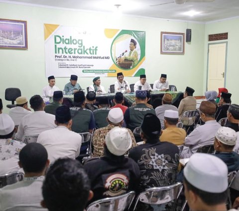 Momen Mahfud MD Menginap di Ponpes Nurul Qarnain Jember