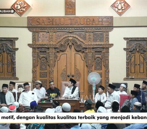 Compact Style of Princess Anies and Cak Imin Joining Gus Iqdam's Religious Gathering, Their Beauty Melts Hearts