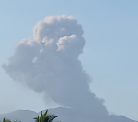 Gunung Dukono Erupsi, Muntahkan Abu Vulkanik Setinggi 2,8 Kilometer