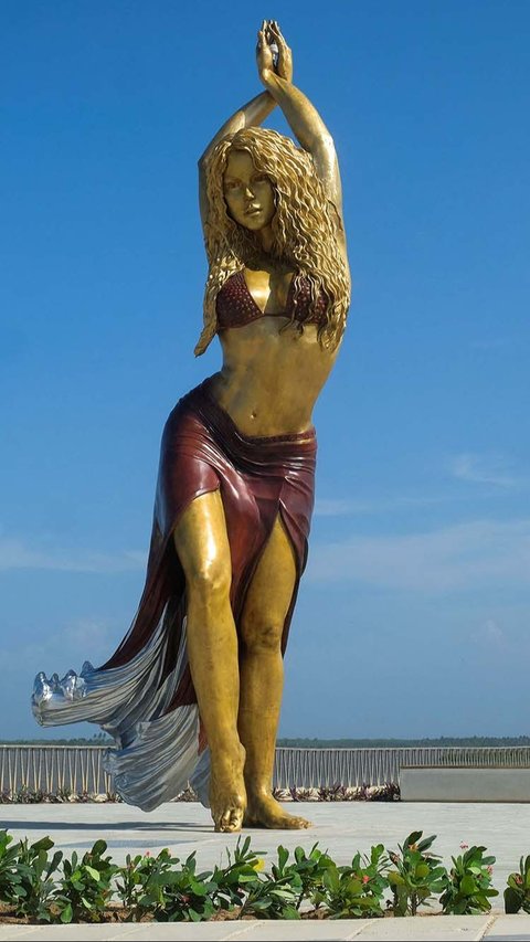 Patung Shakira ini merupakan karya seniman Yino Márquez, di lingkungan La Paz, dan murid-muridnya dari Sekolah Seni Distrik.