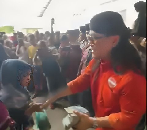 Viral Video of Distributing Money Suspected as Prabowo's Campaign, Gus Miftah: I Was Asked to Share Alms