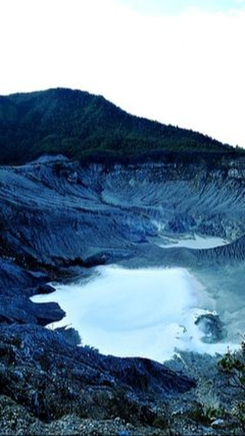 <b>Tangkuban Perahu Bandung: Lokasi, Rute, Jam Buka dan Harga Tiket</b>