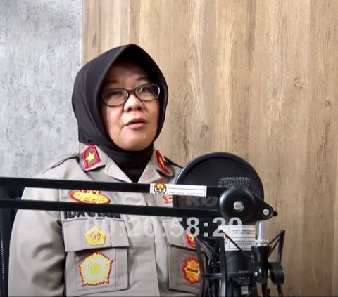 Portrait of Ida Oetari, the Indonesian National Police General who Became the Chairwoman of World Police Women