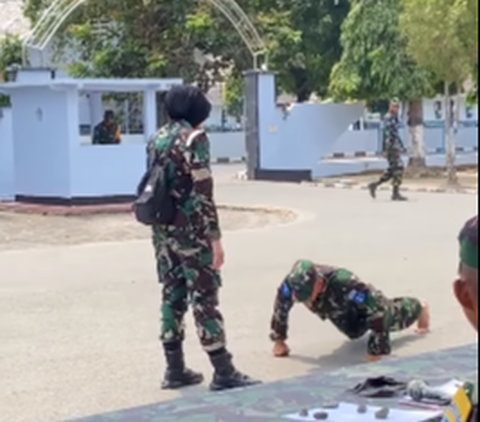 Momen Haru Anggota Wanita TNI Jenguk Adik Tengah Pendidikan Tentara, Tiba-tiba Disuruh Push Up