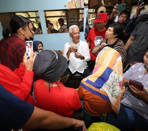 Ganjar Blusukan ke Pasar Wonogiri, Warga Curhat Harga Beras dan Cabai Melambung