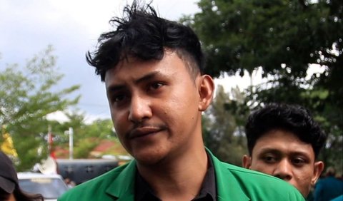 Warija mengakui pernah tersangkut kasus narkoba yang berujung di penjara. Menurutnya, kasus itu sudah lama.<br>