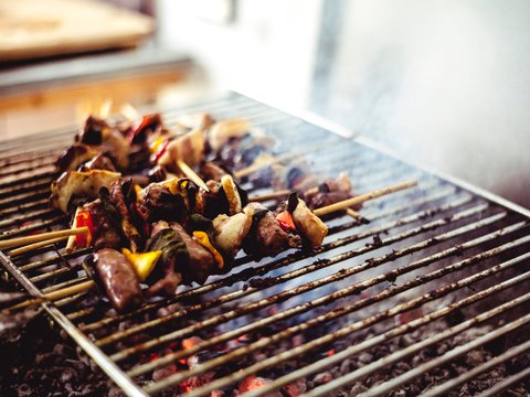 Hindari 5 Hal Biar Daging Barbeque Saat Pesta Tahun Baru Empuk dan Lezat