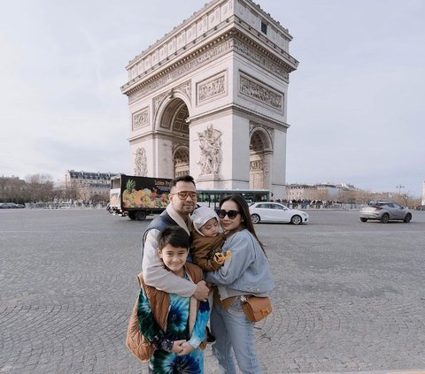 Potret Nagita Slavina Pakai Outfit Mewah Keliling Paris, Harganya Capai Ratusan Juta