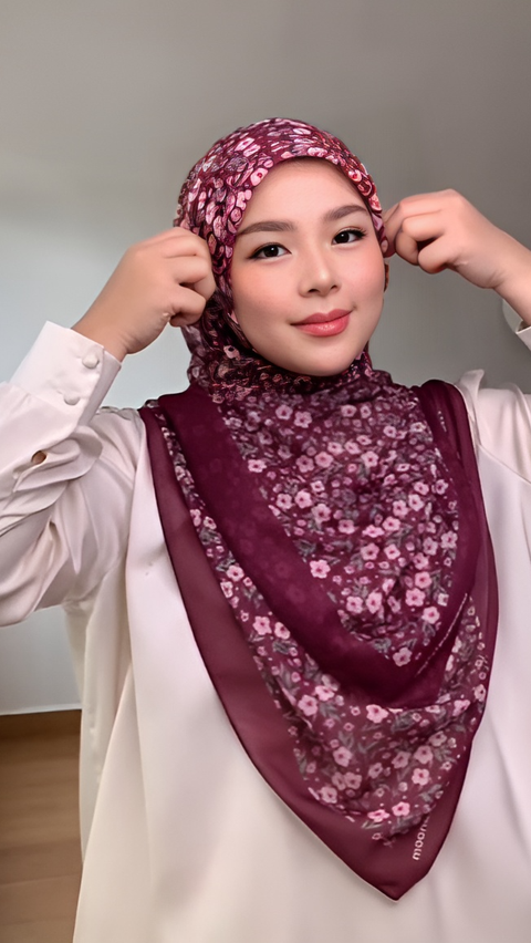 Only 5 Steps, Layer Look Hijab Tutorial Using Square Scarf