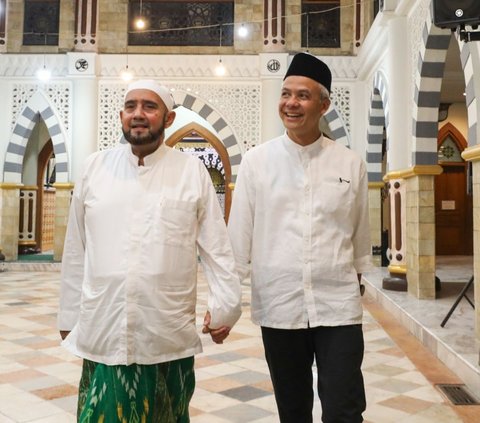 Sowan ke Habib Syech Solo, Ganjar Kenang Bikin Program Jateng Bersalawat