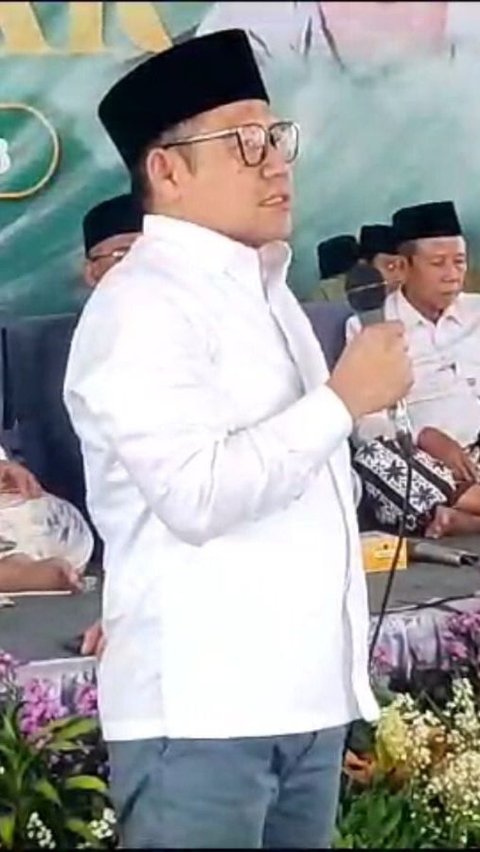 Hadiri Haul Ayah, Cak Imin Minta Restu Para Kiai di Jatim untuk Menangkan AMIN