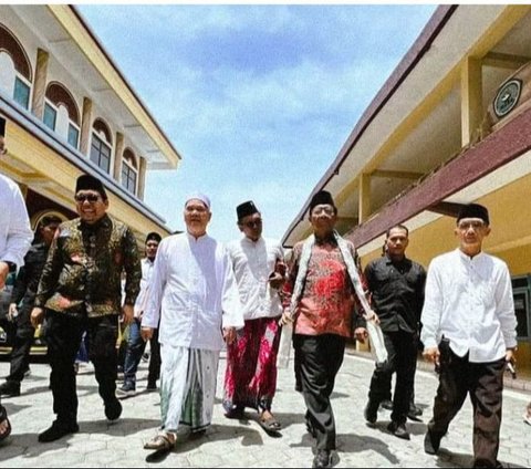 Datangi Ponpes Salafiyah di Jatim, Mahfud Mengaku Tidak Minta Dukungan