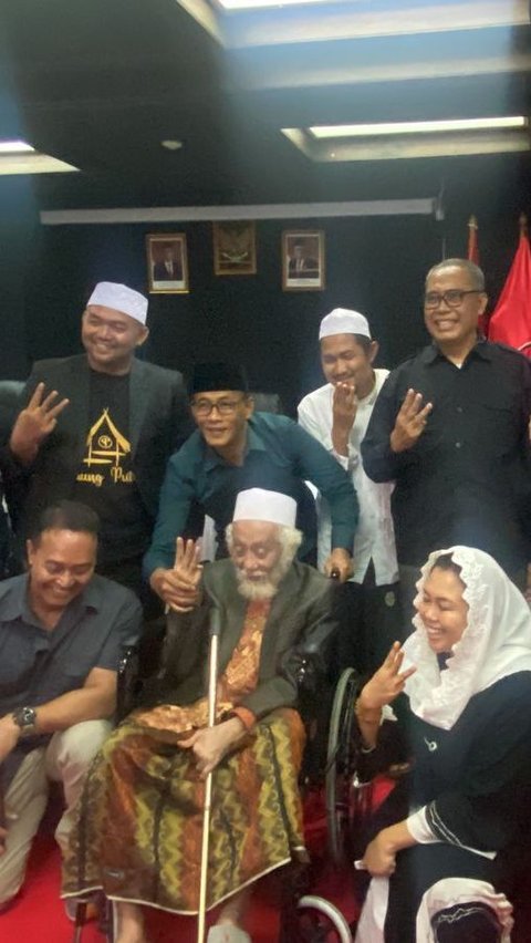 Abuya Muhtadi Bantah Dukung Prabowo: Dia Minta Doa, bukan Dukungan