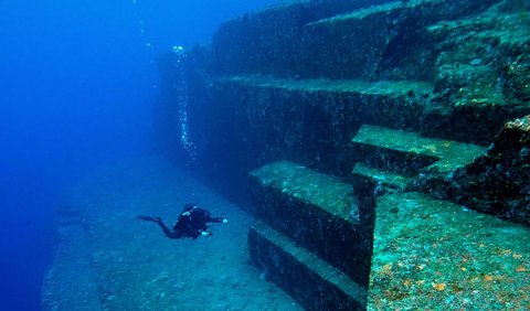 3. Yonaguni Monument in Japan