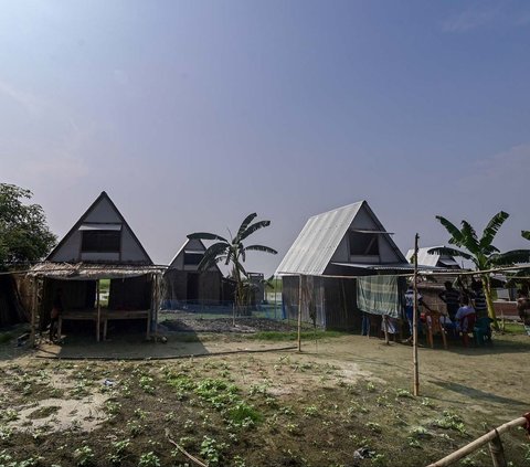 FOTO: Uniknya Khudi Bari, Rumah Mungil yang Dirancang Tahan Banjir di Bangladesh