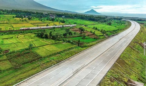 7. Pandaan-Malang Toll Road, East Java