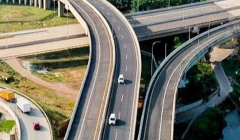 10 Jalan Tol dengan Pemandangan Terindah