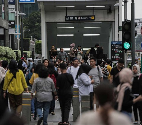 FOTO: Tertinggi se-Indonesia, Biaya Hidup di Jakarta Hampir Rp15 Juta Sebulan