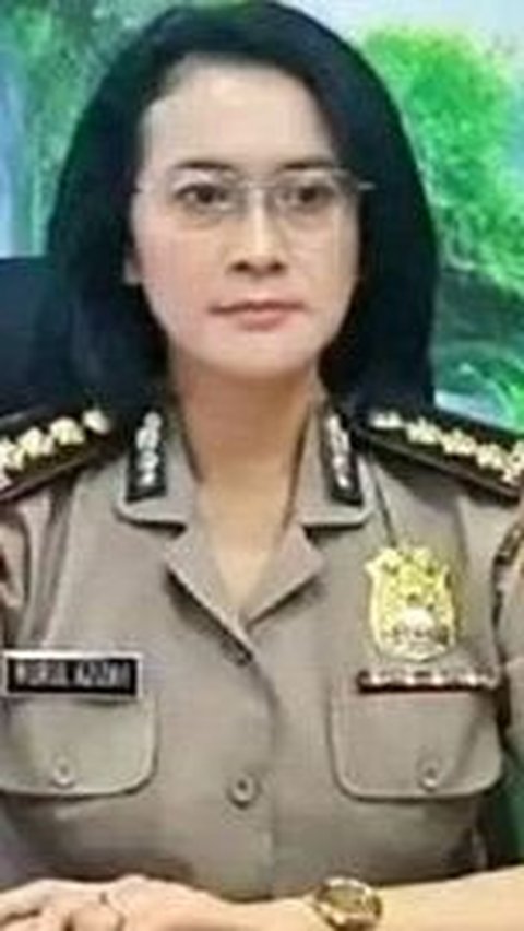 Pecah Bintang, Sosok Nurul Azizah Polwan Cantik Mantan Jubir Polri Kini Berpangkat Brigjen<br>