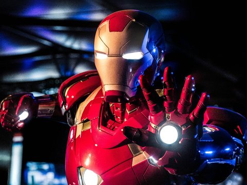 Oops! Visitor Accidentally Drops Iron Man Action Figure in Toy Store, Estimated Price is Rp33 Million