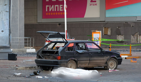 “Hari ini, Kyiv melakukan serangan gabungan tanpa pandang bulu di kota Belgorod dengan dua rudal ‘Olkha’ dalam konfigurasi cluster terlarang, serta roket Vampire buatan Ceko,” <br>
