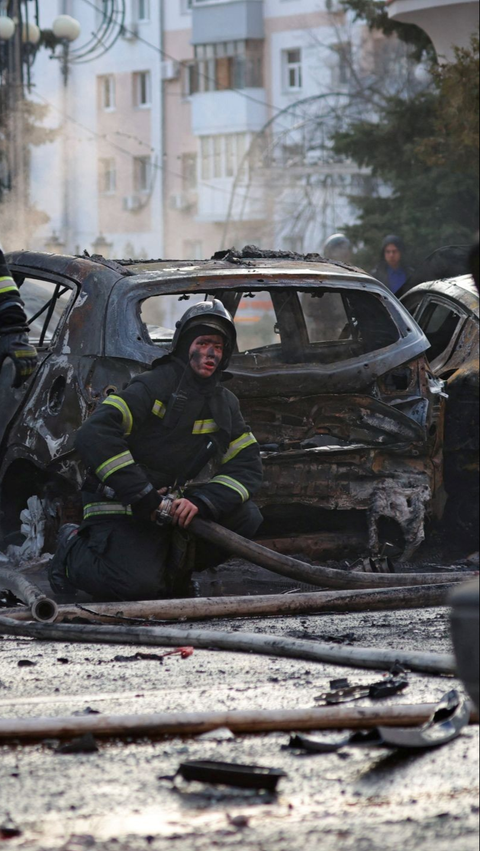 FOTO: Serangan Drone Ukraina Hantam Rusia: Puluhan Warga Belgorod Tewas, Apartemen dan Lebih dari Seratus Mobil Rusak Terbakar