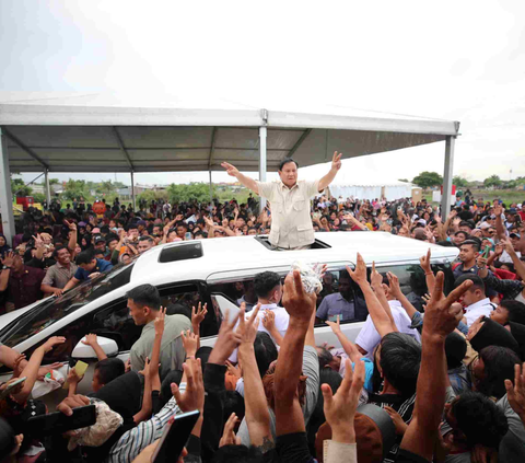 Calon presiden (capres) nomor urut 2, Prabowo Subianto mengisi akhir tahun dengan blusukan di Cilincing, Jakarta Utara.