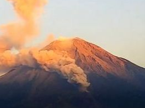 Gunung Semeru Kembali Erupsi, Ini 4 Fakta di Baliknya