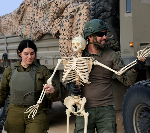 FOTO: Intip Kesibukan Tentara Israel Melepas Lelah dari Zona Perang di Perbatasan Gaza