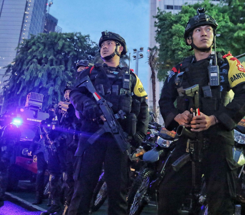 FOTO: Penampakan 1.500 Personel Gabungan Siap Siaga Amankan Malam Pergantian Tahun Baru 2024 di Jakarta