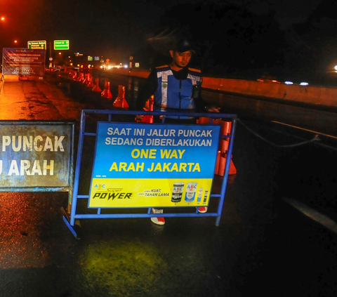 FOTO: Suasana Akses ke Puncak Bogor via Keluar Pintu Tol Gadog Sepi Selama Malam Tahun Baru 2024