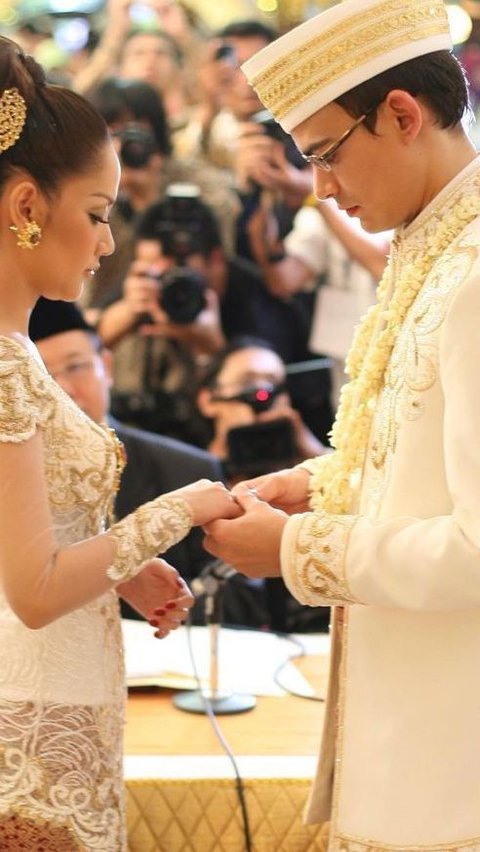 BCL menikah dengan Ashraf Sinclair pada 8 November 2008 silam. Akad nikah keduanya berlangsung secara khidmat di Masjid Al Bina, Senayan, Jakarta Pusat.