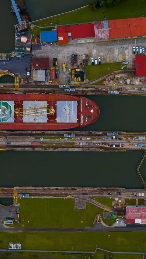 Fantastis! Kapal-Kapal Ini Harus Bayar Rp37 Miliar untuk Sekali Melintas di Terusan Panama