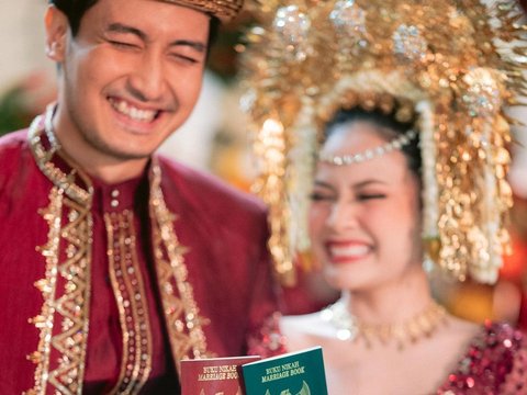 Potret Hanggini Menikah dengan Mantan Pacar, Tampil Anggun dalam Busana Adat Minang