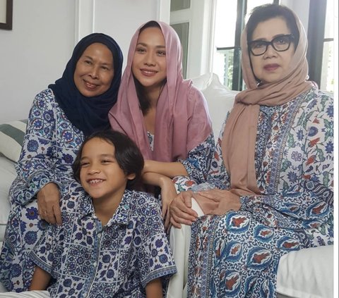 Beri Restu Nikah Lagi, Intip Potret Kedekatan Bunga Citra Lestari dengan Keluarga Ashraf Sinclair