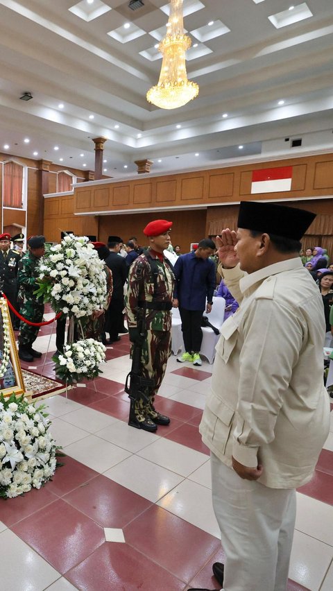 Prabowo Beri Penghormatan Terakhir ke Doni Monardo di Markas Kopassus Cijantung<br>