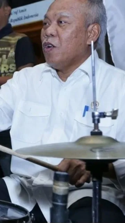 Pak Bas Ngakak Dicandai Jokowi di Istana, Disebut Menteri 'Anak Band & Drummer'