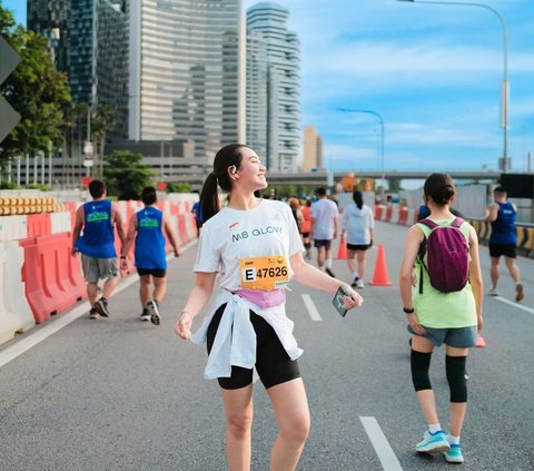 Beda Aaliyah Massaid dan Fuji di Lomba Maraton Singapura: Yang Satu Sudah Puas jadi Tim Hore