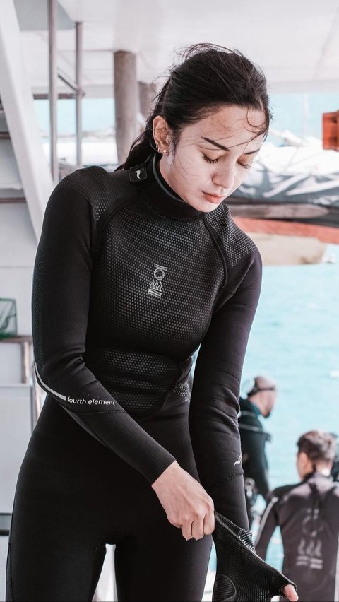Kirana Larasati has been pursuing a diving hobby for a long time.