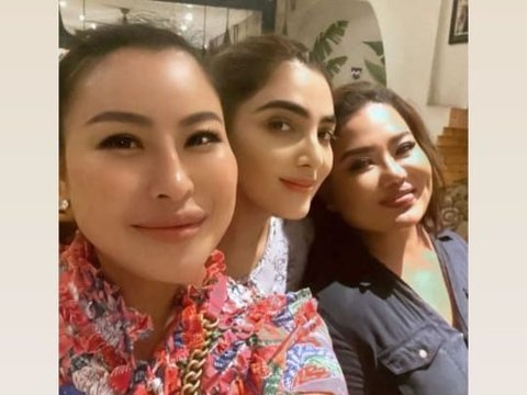 Potret Cantik Ashanty saat Hadir di Pernikahan BCL dan Tiko, Dress yang Dikenakan Bikin Salfok