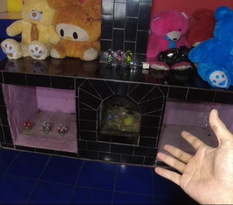 Pria Pensiunan PNS Ini Bangun Rumah Barbie Bak Kastil di Tengah Hutan Sindangkerta, Ini Potretnya yang Bikin Takjub