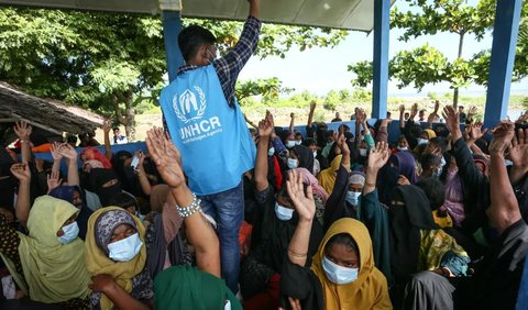 Aksi unjuk rasa sempat dilakukan Mahasiswa Pemuda Peduli Aceh (MPPA) pada 29 November lalu. Menurut mereka, sudah cukup bagi pemerintah Aceh mengurus pengungsi Rohingya karena masih banyak warga lokal yang membutuhkan bantuan dan pertolongan. <br>
