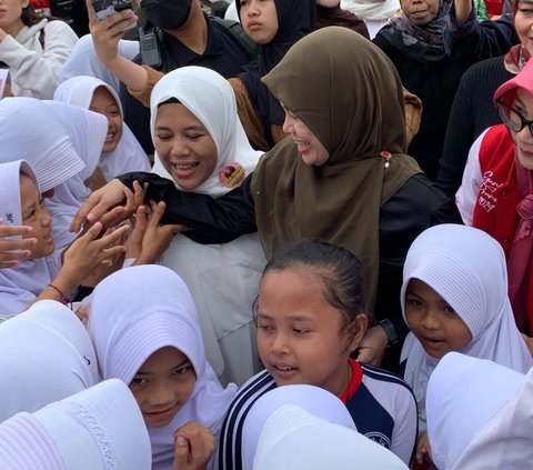 Siti Atikoh Luruskan Isu Ganjar akan Hapus Sembako Murah & Bantuan ke Pesantren: Tidak, Justru Diimprove!