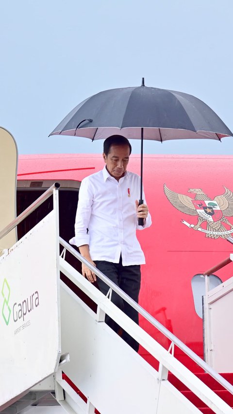 Jokowi Terbang ke NTT, Cek Gudang Bulog dan Bagi-Bagi Bantuan Pangan<br>