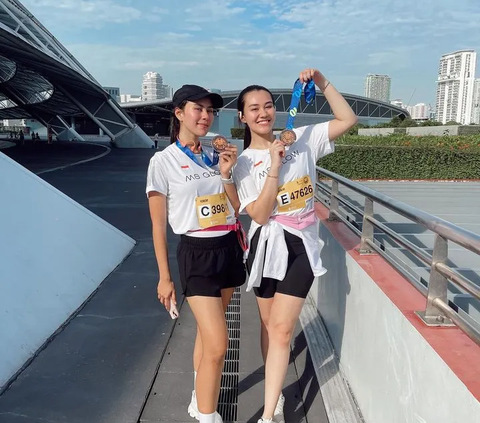 10 Potret Aaliyah Massaid saat Ikut Lari Maraton 10 Km di Singapura, Penampilan Cantiknya Curi Perhatian