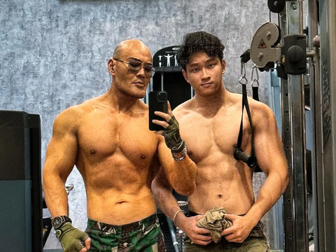 Potret Terbaru Azka yang Terlihat Makin Kekar, Deddy Corbuzier 'Ukuran Celana Kita Sama'