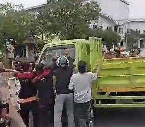 Polisi Ringkus Pelaku Pengeroyok Sopir Truk saat Demo Buruh di Bekasi, Ini Perannya