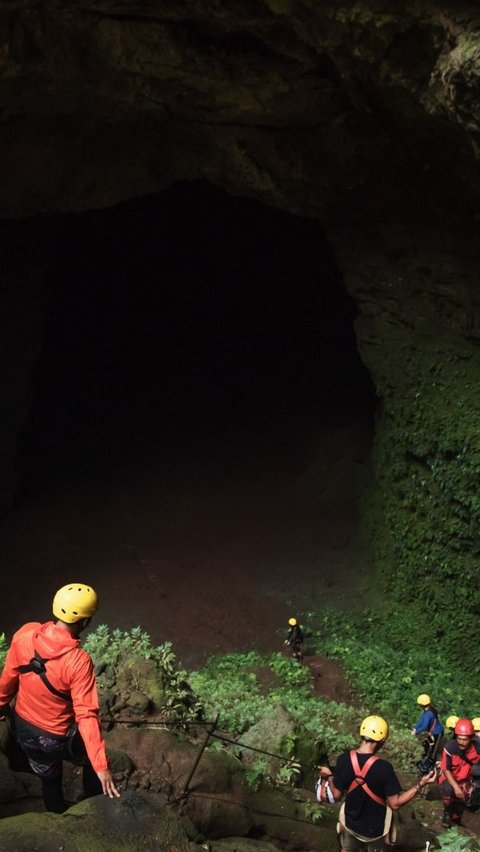 10 Wisata Gua di Indonesia, Punya Sensasi Menarik yang Tak Bisa Dilupakan