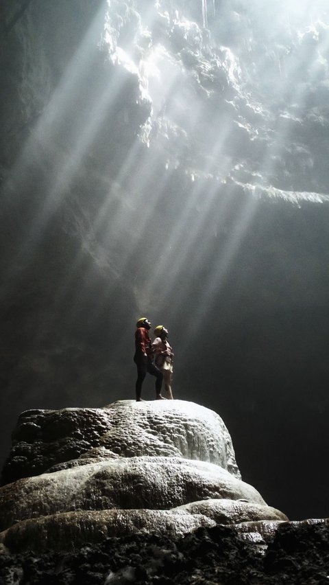 10 Wisata Gua di Indonesia, Punya Sensasi Menarik yang Tak Bisa Dilupakan